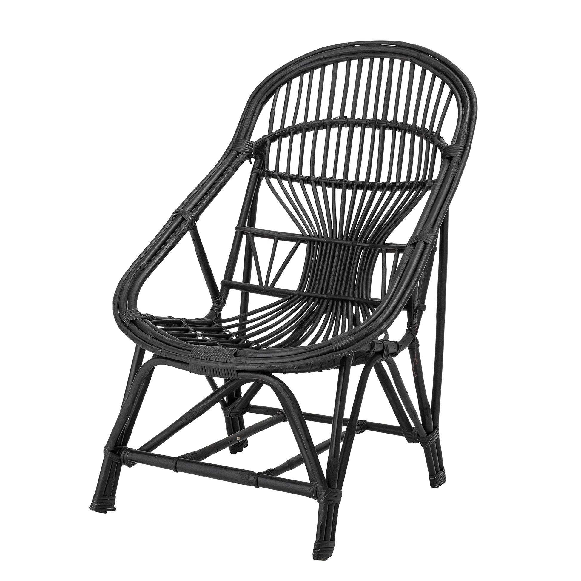 Lounge tool Joline on valmistatud musta värvi punutud roost. Tool on väga silmapaistev ja lisab teie atmosfääri hubasust ja põhjamaiseid noote. Maksimaalne kaal Kandevõime 125 kg.