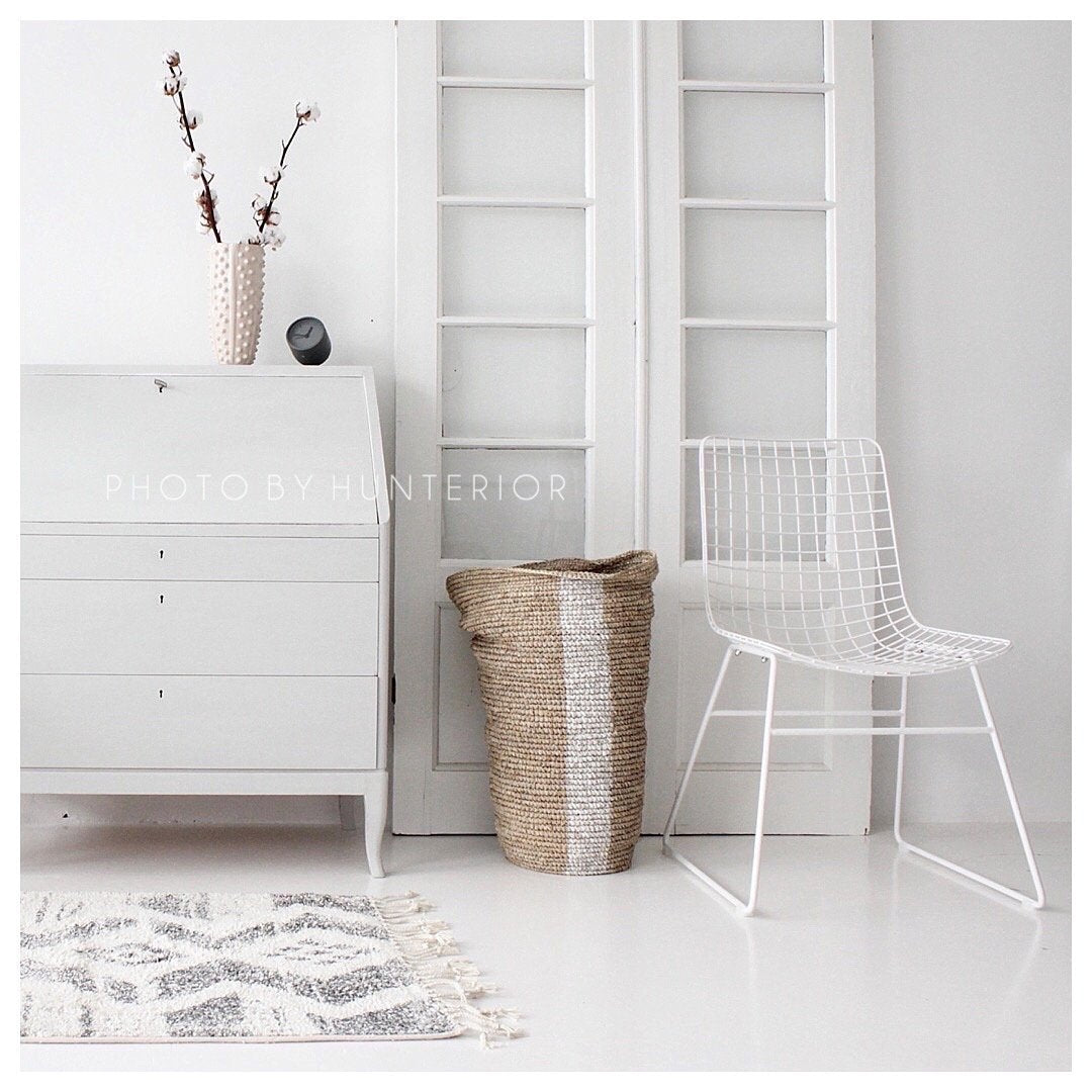 Valge metallist tool