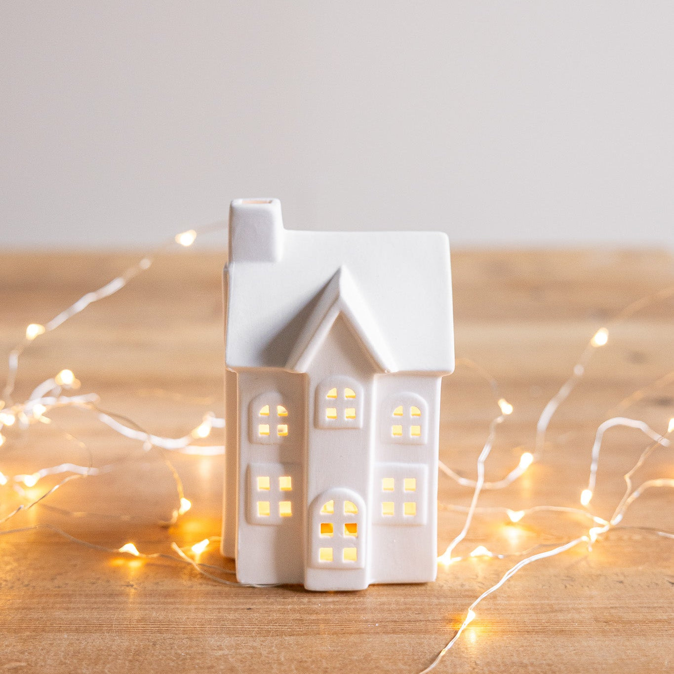 küünlamaja led-küünla või led-tuledega kasutamiseks