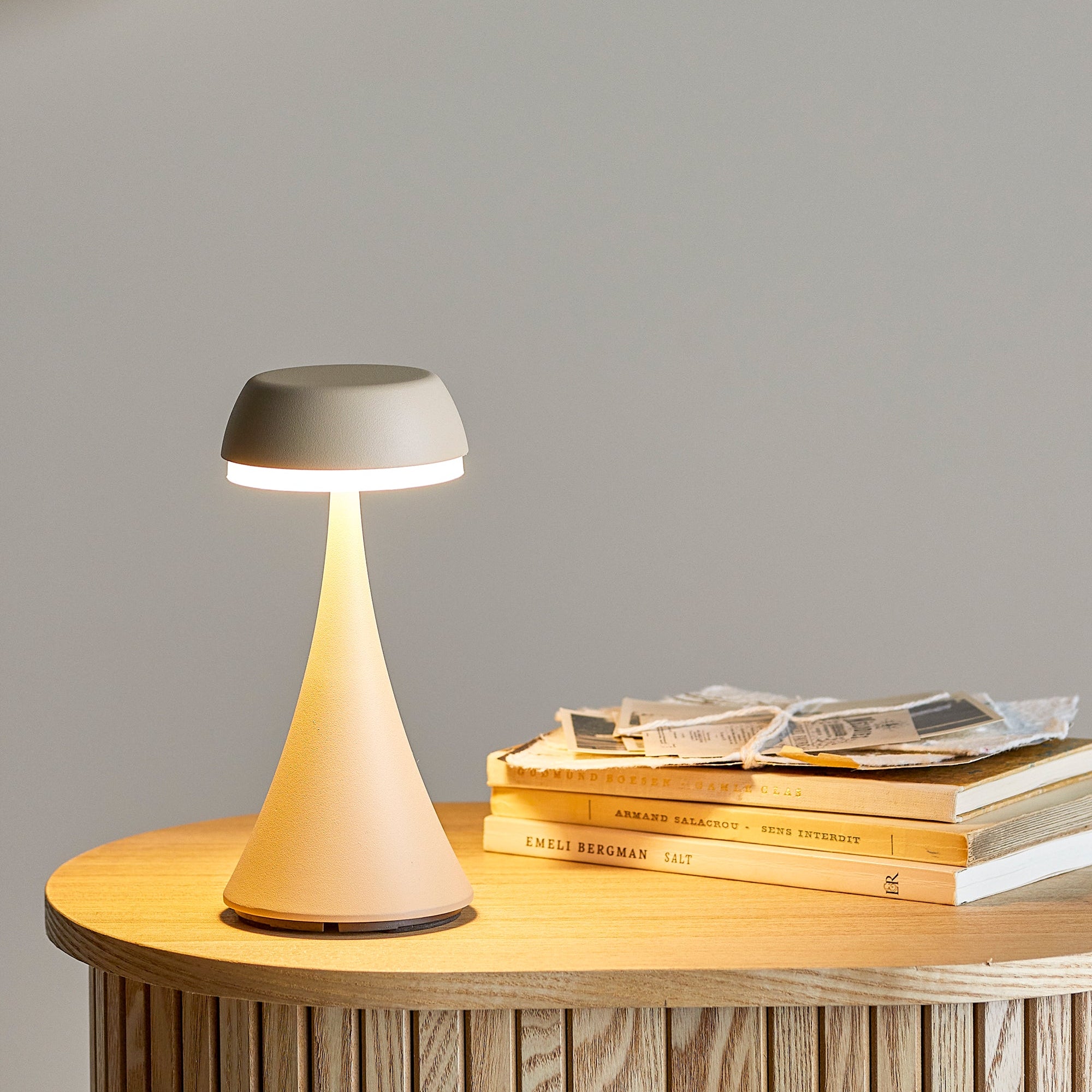 Kaasaskantav laualamp Pepple