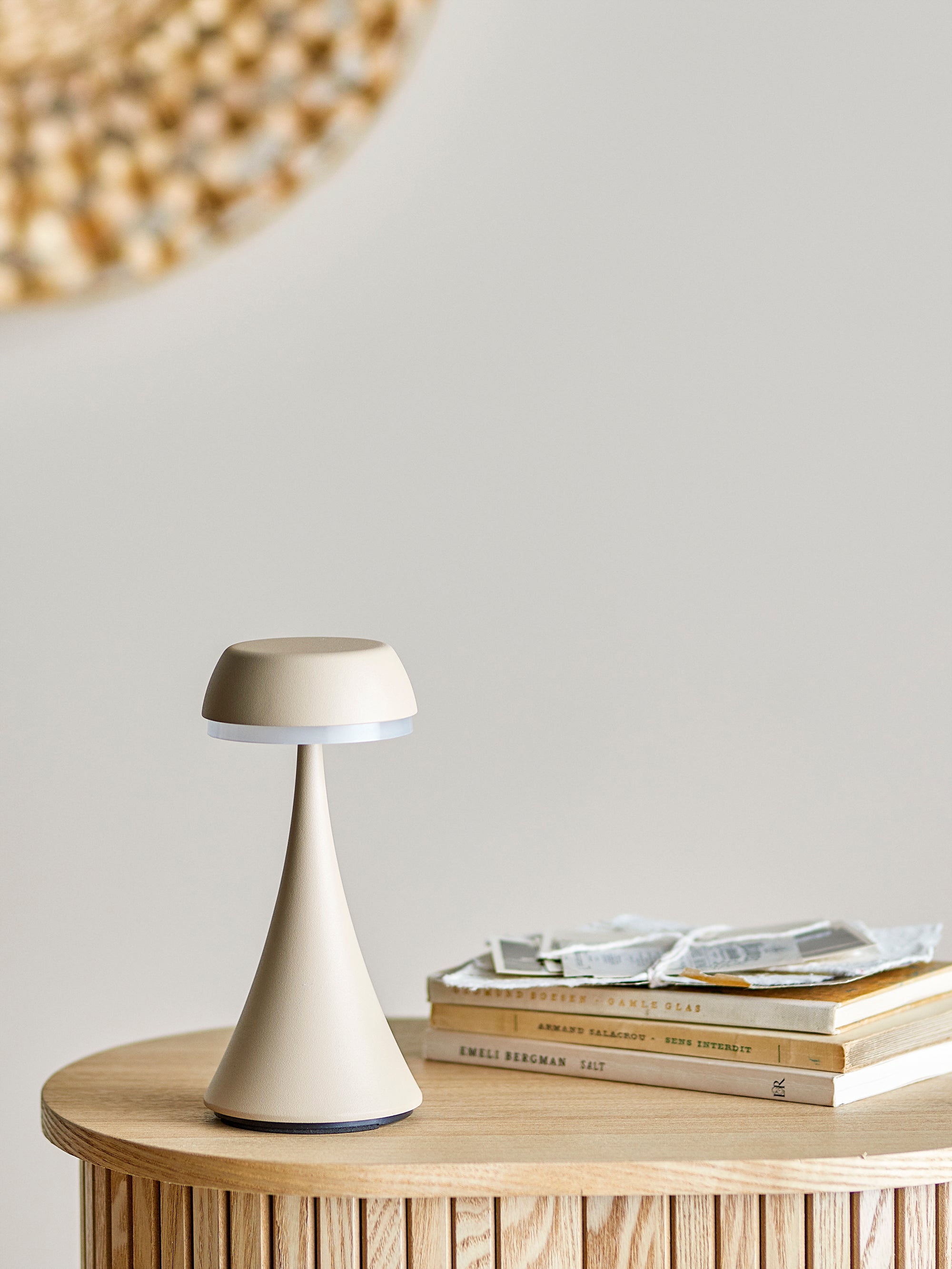 Kaasaskantav laualamp Pepple