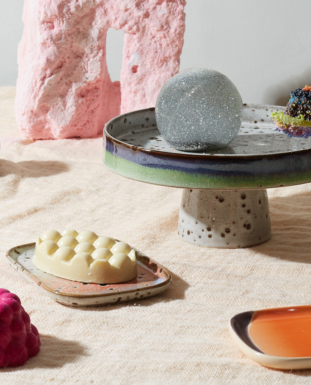 70s ceramics: bowl on base