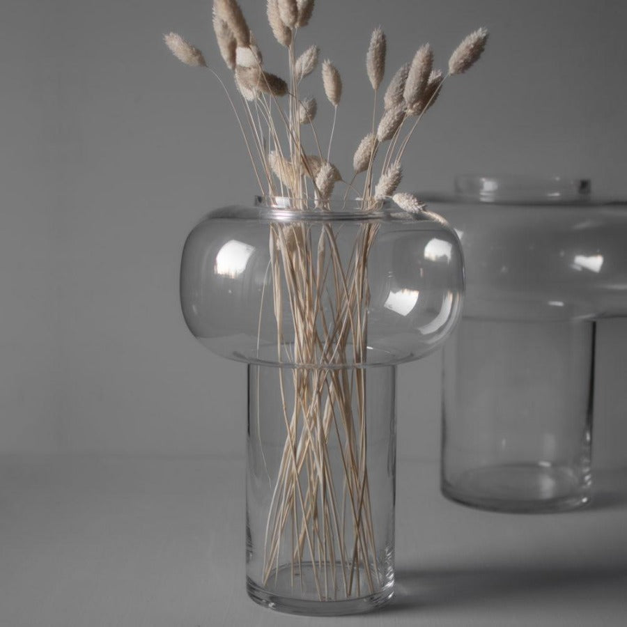 vaas klaasist stiilipuhas kimbule laiema ülaosaga stiilne skandinaavia disain sobib kõikidele lilledele kõikjale aegumatu vase glass transparent stylish timeless for all flowers