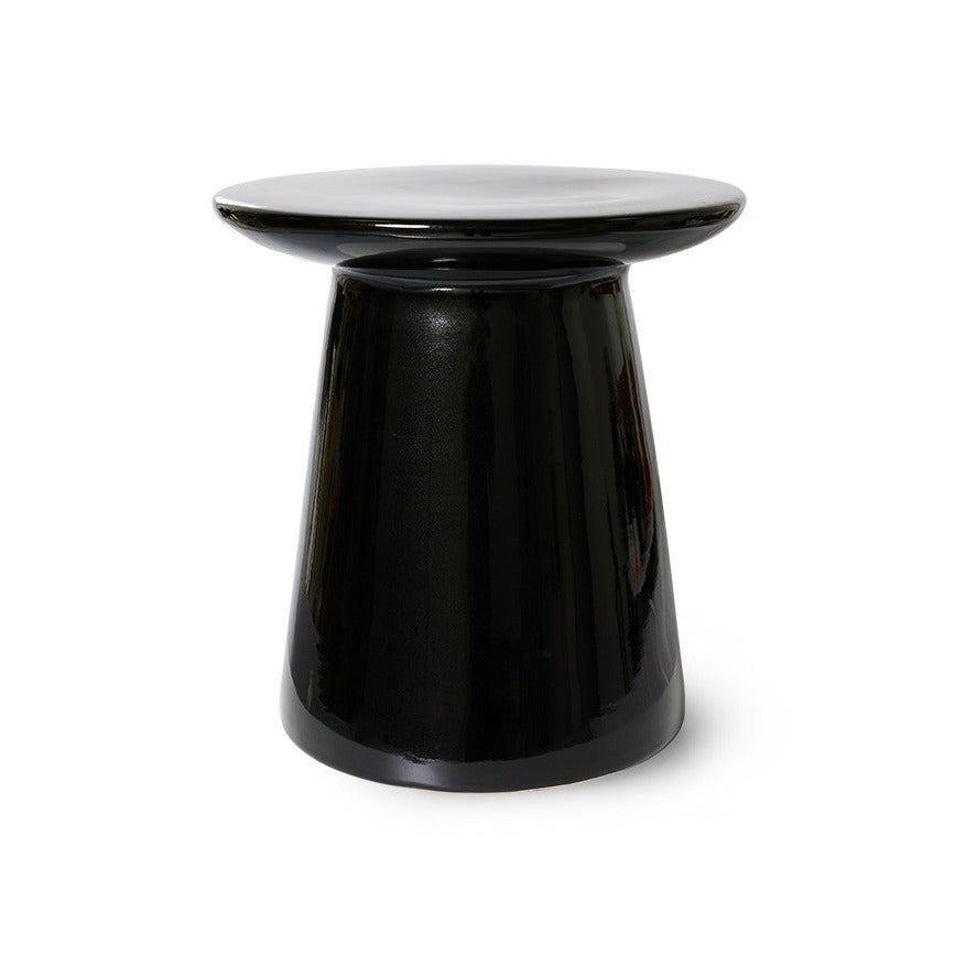 kohvilaud abilaud musta värvi diivanilaud interjöör sisustus sisekujundus keraamiline laud