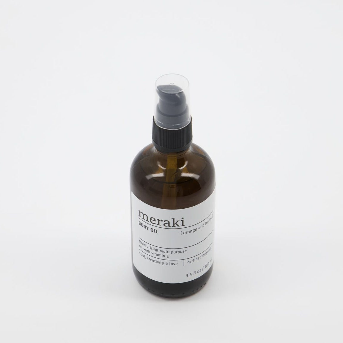 Give your body extra love with this Meraki certified organic oil. Extremely nourishing and contains organic sesame, rapeseed and olive oils that moisturize, nourish and soften the skin. Use this oil as a body moisturizer, massage oil, makeup remover, in dry areas of the skin or at the ends of the hair. The possibilities are endless. If the face is too dry, add it to the face cream as well. 