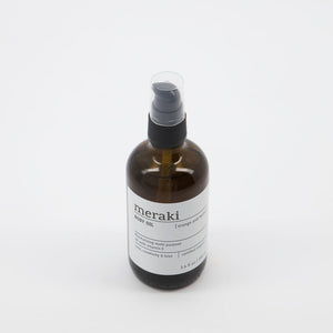 Give your body extra love with this Meraki certified organic oil. Extremely nourishing and contains organic sesame, rapeseed and olive oils that moisturize, nourish and soften the skin. Use this oil as a body moisturizer, massage oil, makeup remover, in dry areas of the skin or at the ends of the hair. The possibilities are endless. If the face is too dry, add it to the face cream as well. 