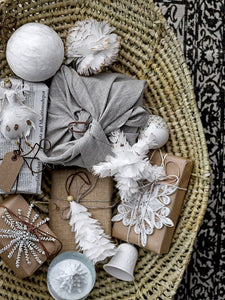feather ornament decoration for hanginf white brown boho christmas tree deco ornament suled valge pruun kuuseehe dekoratsioon riputamiseks