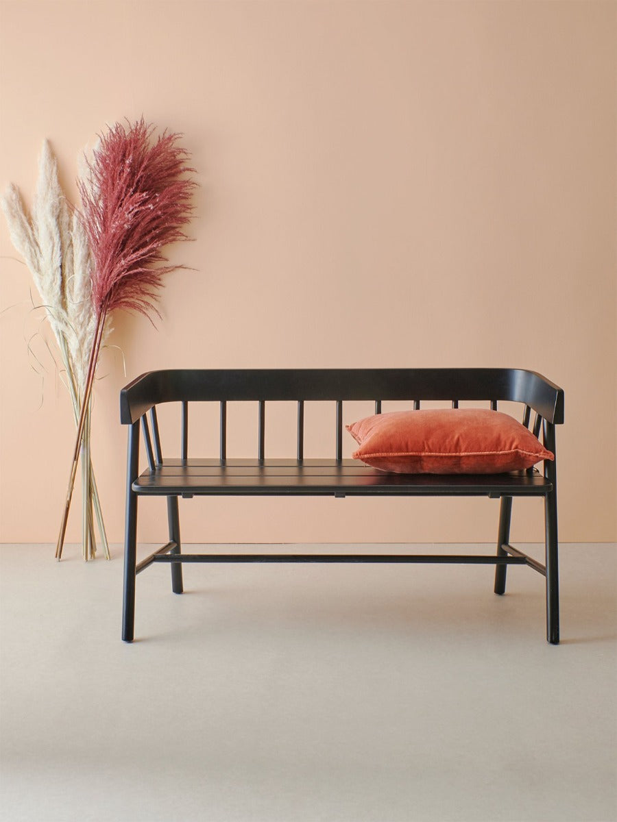 seljatoega pink naturaalne tiikpuu must stiilne elutoas magamistoas esikus mugav stiilne õhuline praktiline bench natural teak black stylish