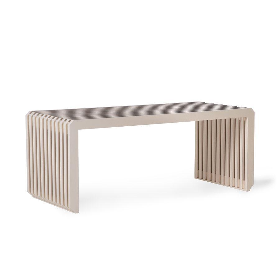 bench design element slatted sungkai wood color sand modern multifunctional beautiful shape striped pink triibuline lippidest puidust liivakarva moderne