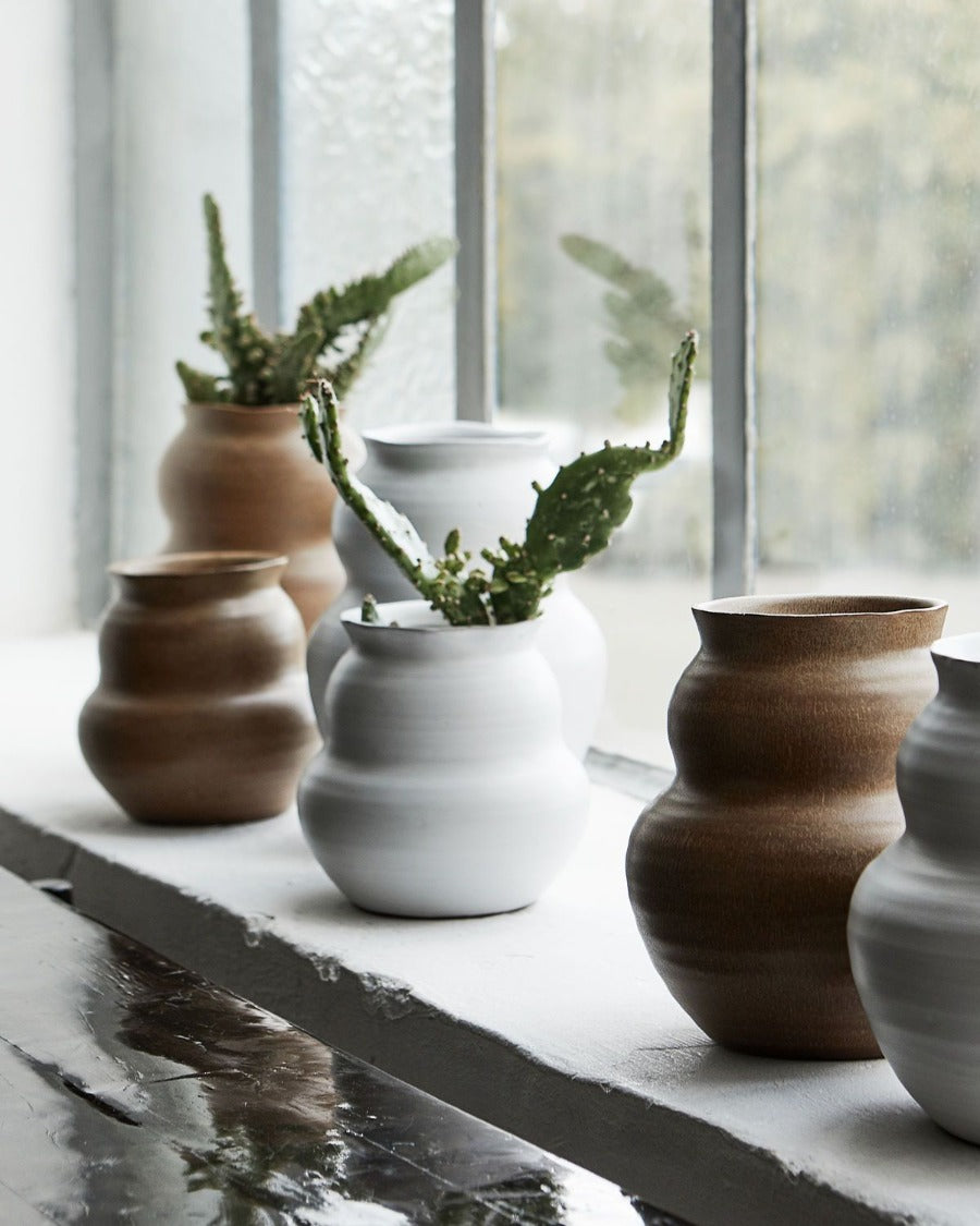 vase ceramis warm brown soft beautiful shape form flower pot living room bedroom flowers decorative home