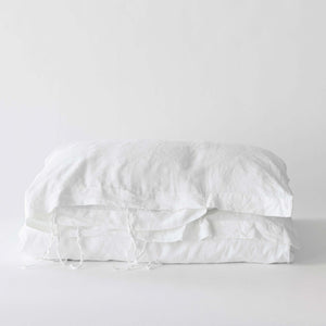 valge linane voodipesu on 100% naturaalne  tekikott tekikotid voodikatted pesud magamistuba